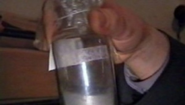 Семиклассник устроил бесплатную раздачу ртути в приморской школе