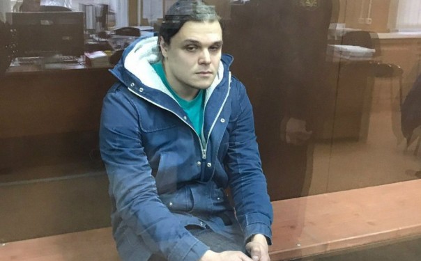 Из зала суда - Сергей Суровцев тихий и мирный "Халк": Что с людьми на митингах происходит?