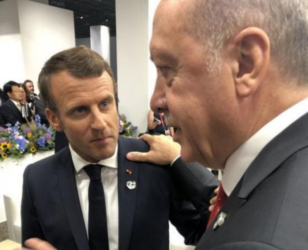 Эрдоган — Макрону: у тебя мозг умер