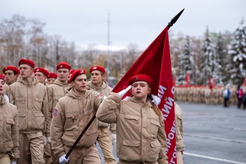 Самарские юнармейцы приняли участие в «Марше Калашникова»