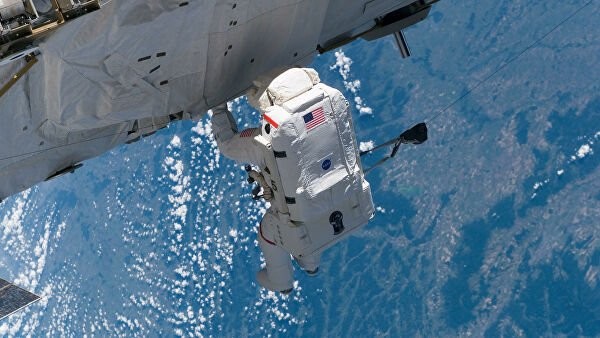Страшная космическая ракета, дырявые скафандры и новый робот ARTEM