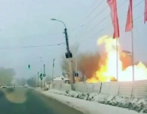 Взрыв на заправке в Уфе сняли на видео