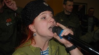 О смысле войны поёт и говорит ополченка "Лиса"