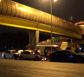 Есть жертвы: несколько полос МКАД перекрыли из-за массового ДТП