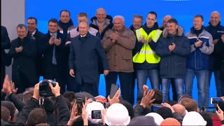 "В добрый час!" Путин дал старт первому поезду из Петербурга в Крым