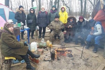 Оппозиционеры-экологи в Татарстане оставили после себя срач и горы одноразовой посуды / Ученые, которых мы заслужили