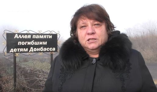 Чужих детей не бывает: Женщина из прифронтового района Донецка создала аллею памяти погибших детей