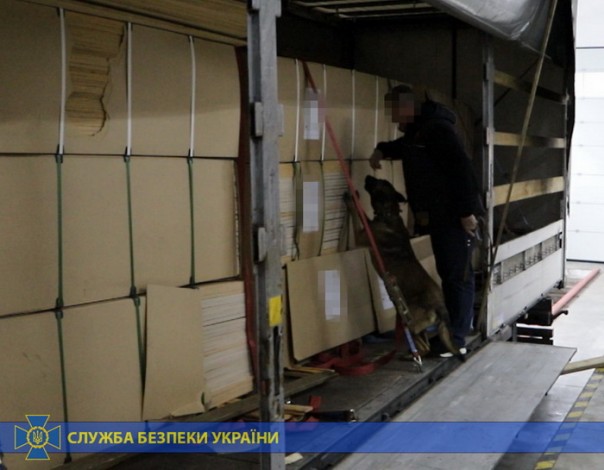 Украинец пытался вывезти в Германию почти 400 кг героина