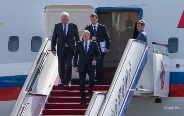 С самолетом Путина произошло ЧП в аэропорту Бишкека