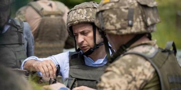 Зеленский обещает не развязывать войну и отпустил жителей Донбасса в Россию