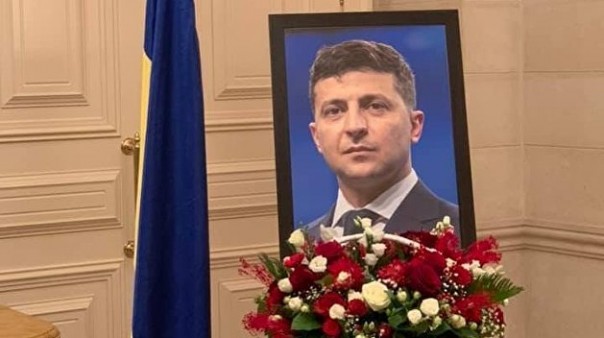 «Церемония прощания?»: в посольстве ОАЭ в Киеве «похоронили» Зеленского