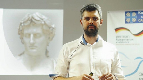 В Киеве назначен новый глава института "Национального безпамятства". Вятрович недоволен