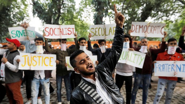 Не взяли в штат: из-за чего начались протесты в Индии