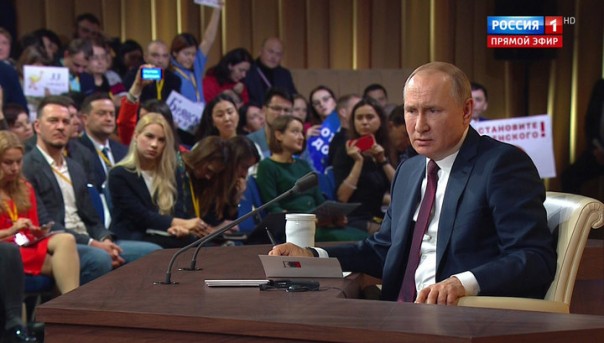 Путин напишет статью к 75-летию Победы