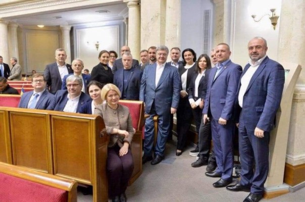 Партия Порошенко требует от Зеленского дать оценку «циничным заявлениям» Путина о русских землях, отданных Украине