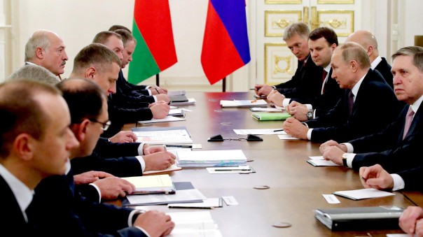 Три вопроса на двоих: что тормозит интеграцию России и Белоруссии