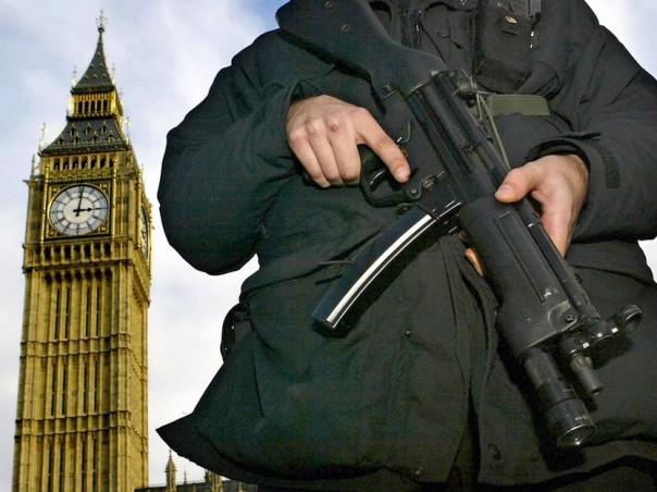 Британские власти заявили, что спецслужбы не смогут обеспечить необходимую безопасность страны без права на убийства и пытки