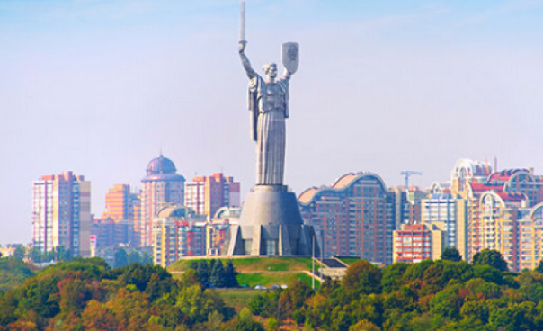 Глава Института Нацпамяти выступил против демонтажа щита СССР на монументе Родина-мать и памятника Ватутину в Киеве