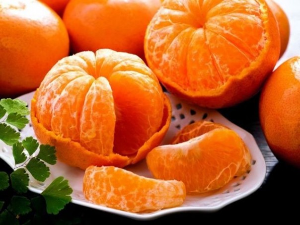 «Нас травят»: мандарины с таблетками внутри вызвали панику в соцсетях