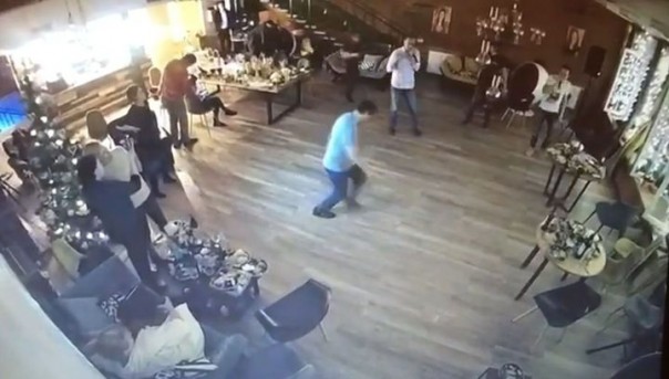 Выпившая москвичка выпрыгнула из окна во время корпоратива