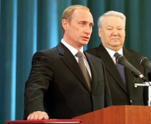 "Путин. 20 лет". Ключевые события и эксклюзивные кадры личных фотографов и операторов