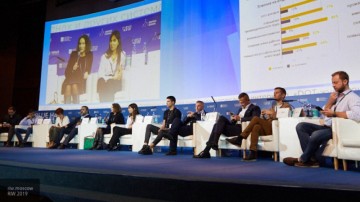 Russian Internet Week: современные медиа должны быть проводником из ада к свету