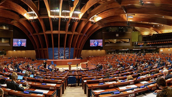 Представительница Украины проголосовала за возвращение России в ПАСЕ