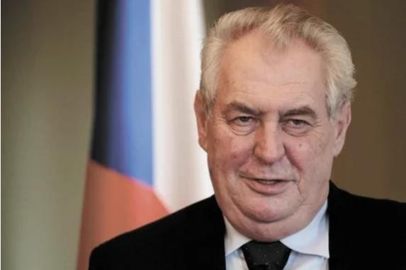 Президент Чехии выступит с чрезвычайным телеобращением