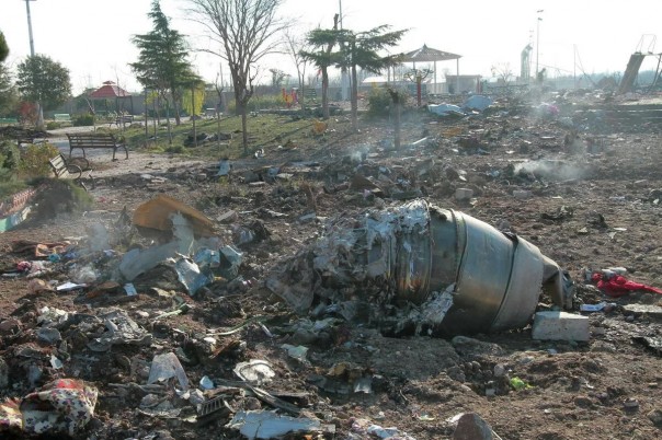 Пилоты разбившегося в Иране самолета не могли связаться с диспетчерами