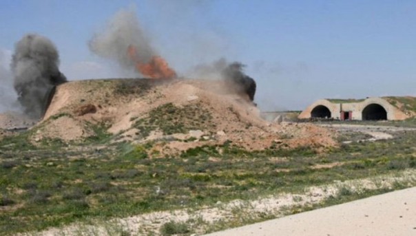 СМИ сообщают о воздушной атаке на авиабазу ВВС Сирии в Хомсе