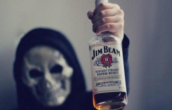 Скрытый кризис: смертность от алкоголизма в США выросла более чем вдвое