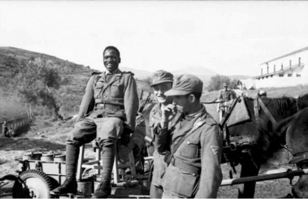 «Что он забыл в Вермахте? Чернокожий на Восточном фронте