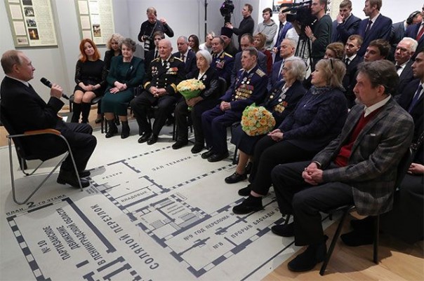 Сроки не в счёт? Что Путин ответил на предложение подольше быть президентом
