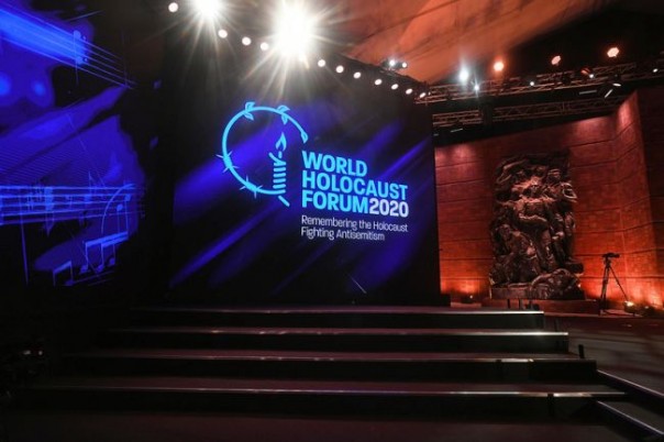 «Кризисный штаб сохранил дюжину памперсов». «Дзюдоист не пинает лежачего» — в польских соцсетях благодарят Путина