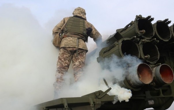 Укрофашисты провели учения на Донбассе с установками Смерч