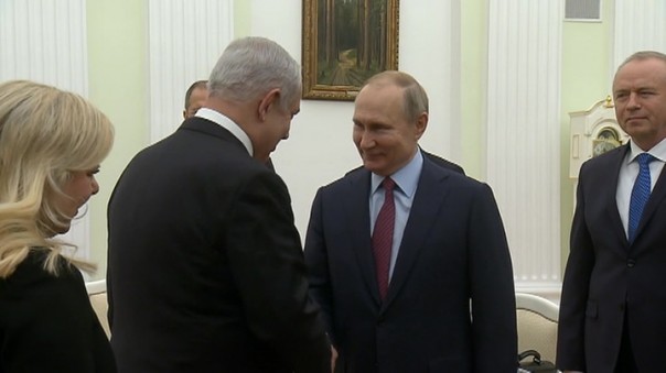 Оцените ситуацию: Премьер-министр Израиля Биньямин Нетаньяху везет "сделку века" президента США на утверждение Путину