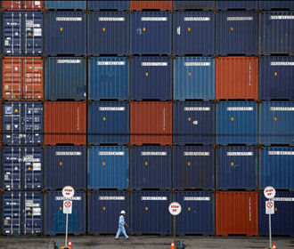 Внешняя торговля Украины ушла в минус на $12 млрд