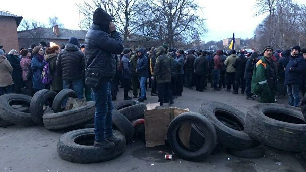 Захарова назвала протесты на Украине против эвакуации людей из Китая Средневековьем