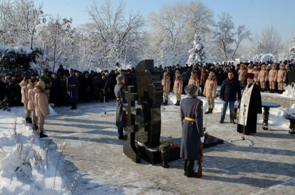 В Донецке состоялся митинг памяти Михаила Толстых