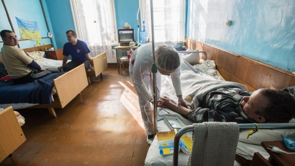 «Медициномор» на Украине: люди в больницах массово умирают от недостачи лекарств и помощи
