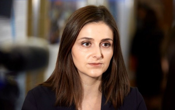 "Слуга народа" назвала коронавирус маркетинговым ходом для продажи масок