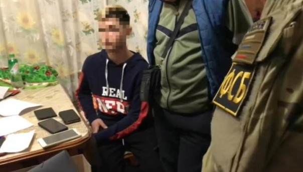 ФСБ предотвратила взрывы в школах: двое керченских подростков репетировали теракты на кошках