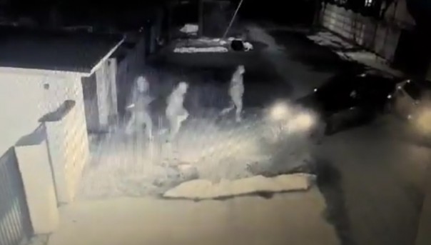 Украинский чиновник протаранил автомобиль злоумышленников и сбежал от нападавших. Видео