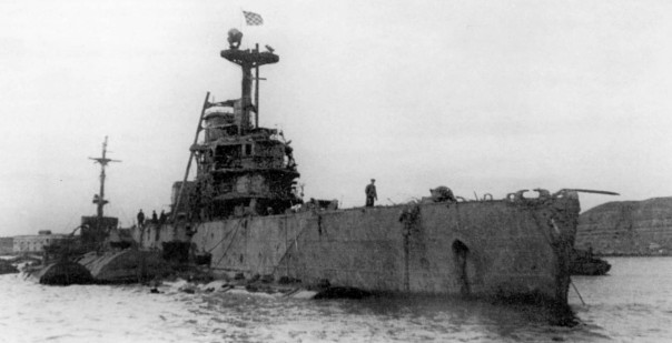 Ремонтировали дорогу - нашли башню от крейсера