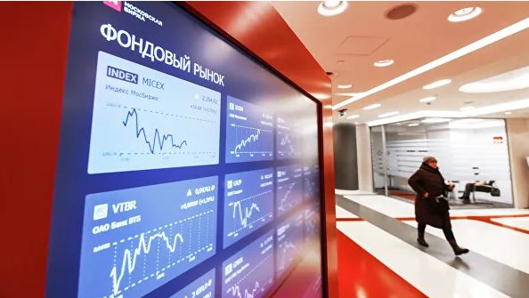 Мосбиржа опубликовала границы возможного курса доллара и евро