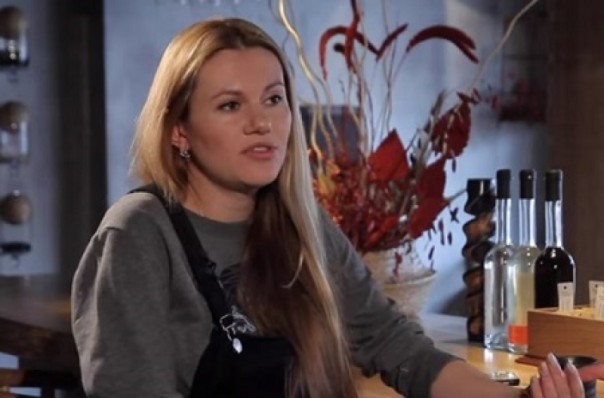 Экс-депутат назвала сумму ежемесячных серых зарплат в конвертах «слугам народа»