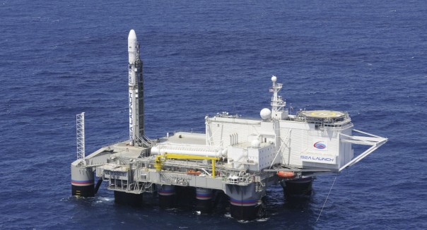 Судно с плавучим космодромом "Морской старт" направилось в Россию