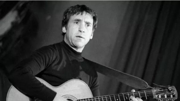 ФБР запустило рекламу на русском языке с фото Высоцкого