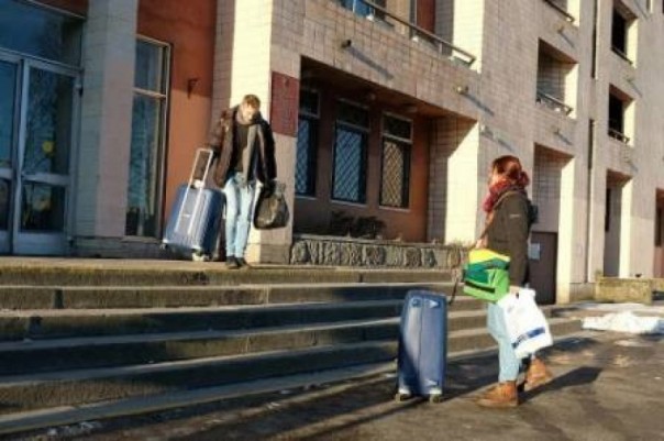 В Киеве иногородних студентов на время карантина выселяют из общежитий