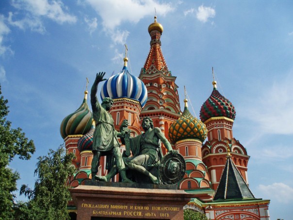 Зачем в Конституции вспоминать Бога и русских